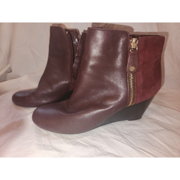Isaac Mizrahi Live! Leather & Suede Wedge Ankle Boots wine 7M - Picture 3 of 7
